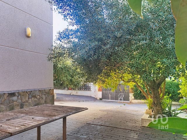 7 soverom Hus til salgs i Vilanova i la Geltrú - € 440 000 (Ref: 9988721)