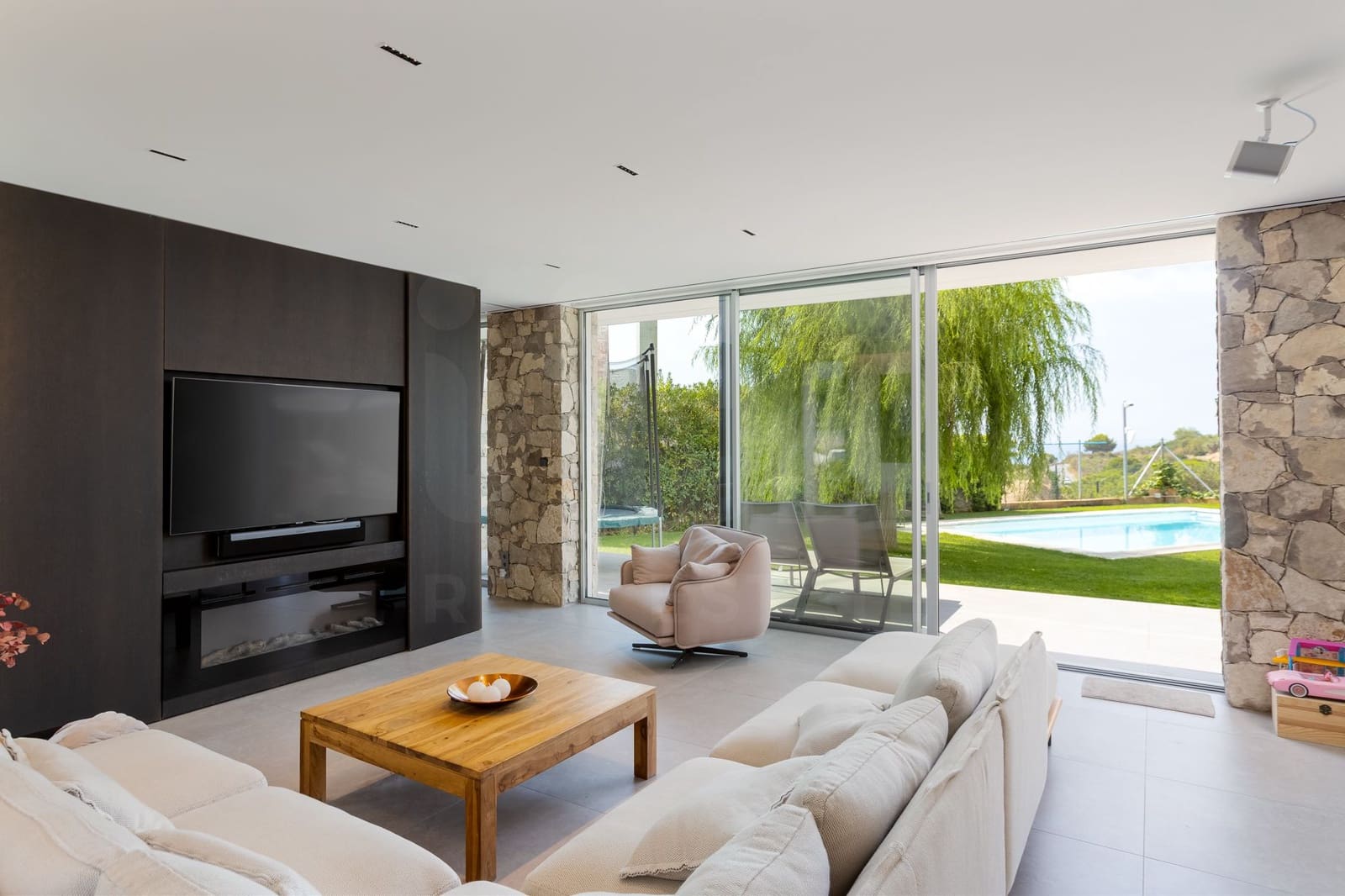 4 bedroom Townhouse for sale in Teia with pool garage - € 2,500,000 (Ref: 9988722)