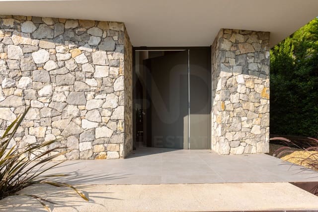 4 bedroom Townhouse for sale in Teià with pool garage - € 2,500,000 (Ref: 9988722)