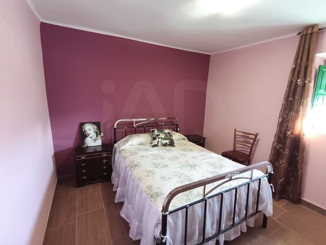 4 quarto Moradia em Banda para venda em Granada cidade com garagem - 60 000 € (Ref: 9988726)