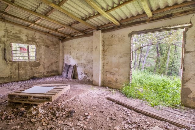 Grunde uden byggetilladelser til salg i Huelva by - € 54.000 (Ref: 9988727)