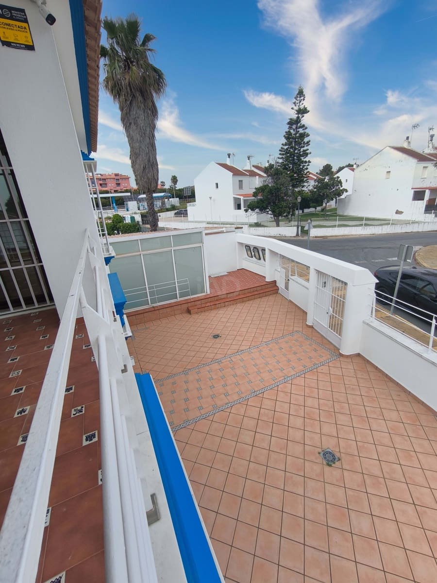 5 slaapkamer Huis te koop in Huelva stad met zwembad garage - € 1.010.000 (Ref: 9988728)