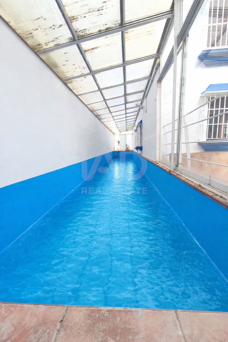 5 slaapkamer Huis te koop in Huelva stad met zwembad garage - € 1.010.000 (Ref: 9988728)