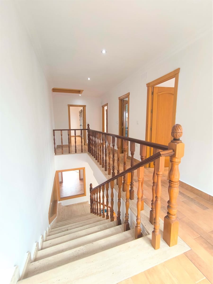 5 slaapkamer Huis te koop in Huelva stad met zwembad garage - € 1.010.000 (Ref: 9988728)