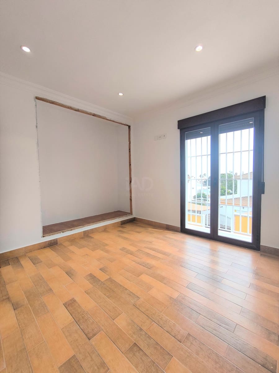 5 slaapkamer Huis te koop in Huelva stad met zwembad garage - € 1.010.000 (Ref: 9988728)