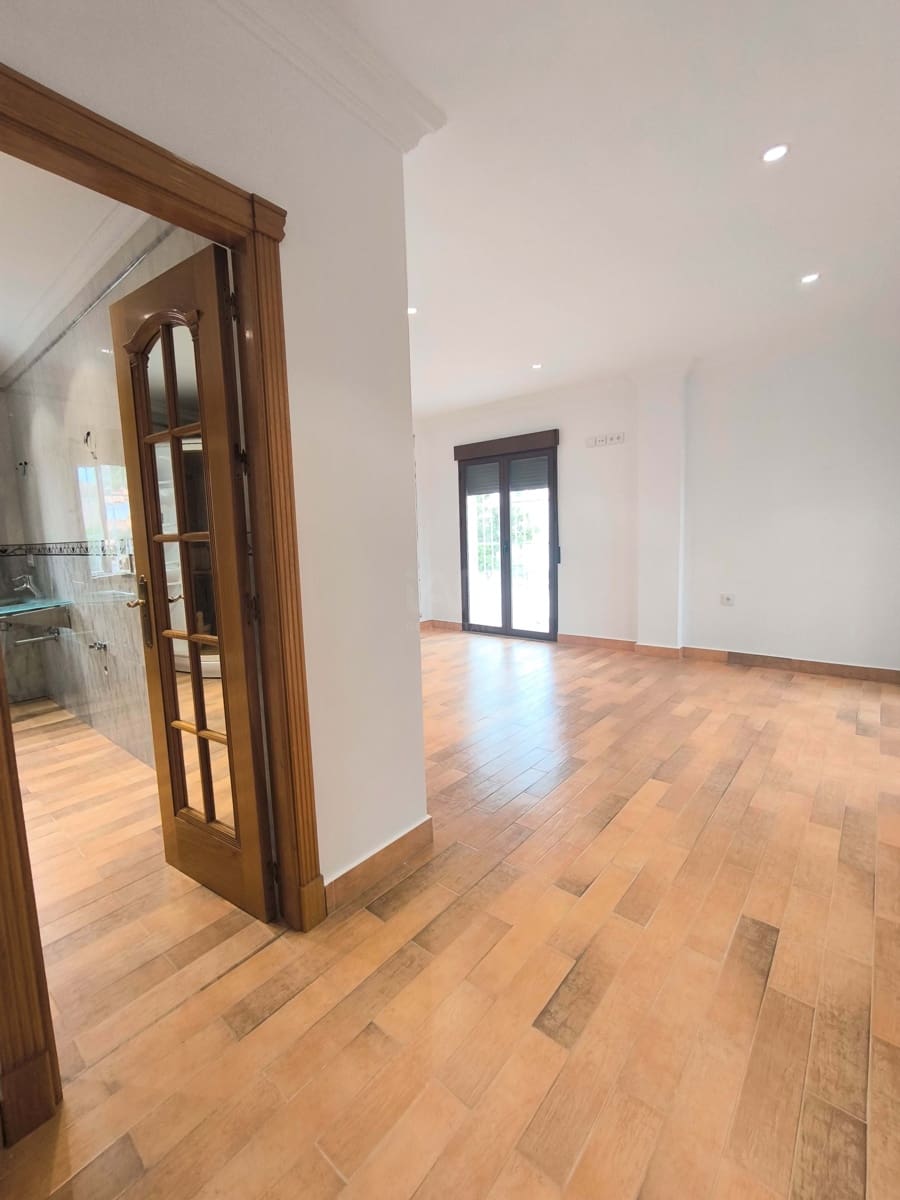 5 slaapkamer Huis te koop in Huelva stad met zwembad garage - € 1.010.000 (Ref: 9988728)