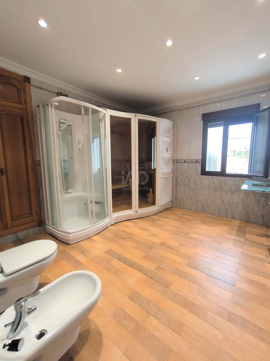 5 slaapkamer Huis te koop in Huelva stad met zwembad garage - € 1.010.000 (Ref: 9988728)
