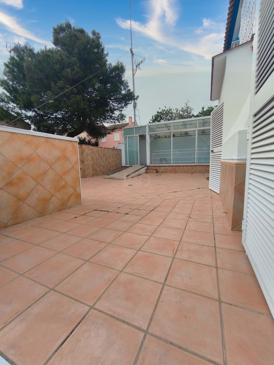 5 slaapkamer Huis te koop in Huelva stad met zwembad garage - € 1.010.000 (Ref: 9988728)