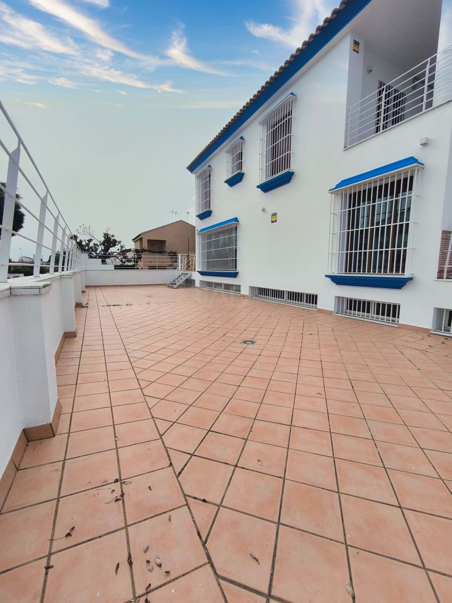 5 slaapkamer Huis te koop in Huelva stad met zwembad garage - € 1.010.000 (Ref: 9988728)