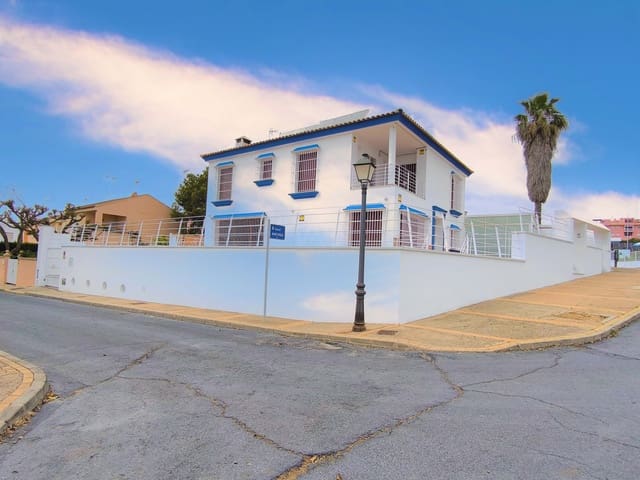5 soverom Hus til salgs i Huelva by med svømmebasseng garasje - € 1 010 000 (Ref: 9988728)