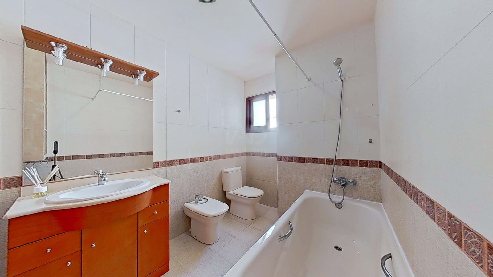 4 sovrum Radhus till salu i Lleida stad med garage - 159 000 € (Ref: 9988731)