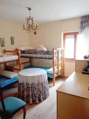 4 Zimmer Haus zu verkaufen in León Stadt mit Garage - 75.000 € (Ref: 9988733)