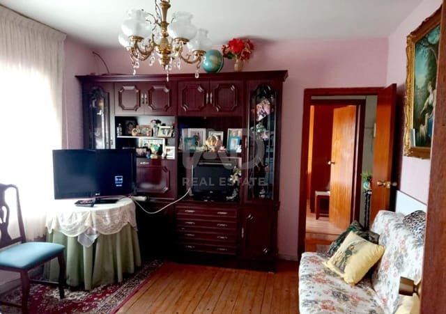 4 Zimmer Haus zu verkaufen in León Stadt mit Garage - 75.000 € (Ref: 9988733)