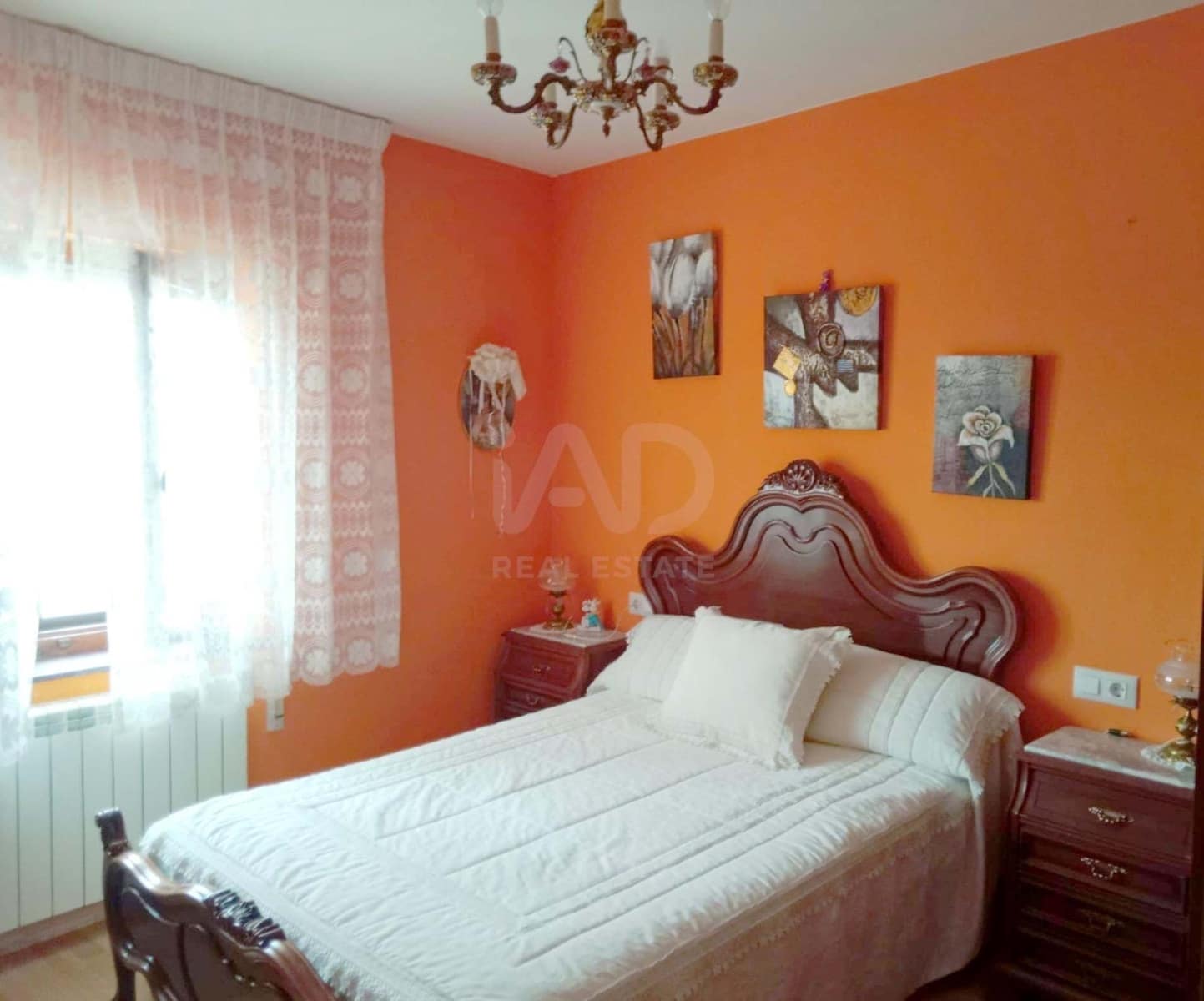 4 Zimmer Haus zu verkaufen in Leon Stadt mit Garage - 75.000 € (Ref: 9988733)