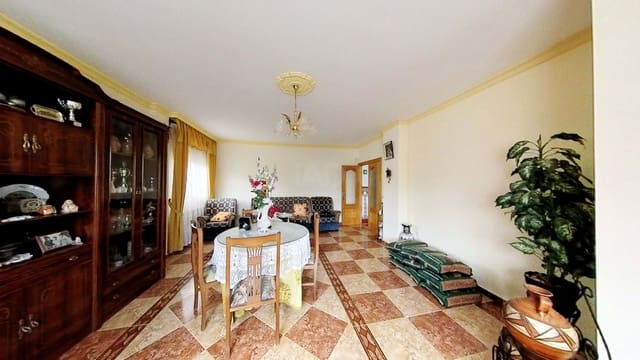 4 sypialnia Finka/Dom wiejski na sprzedaż w Miasto Grenada z garażem - 250 000 € (Ref: 9988734)