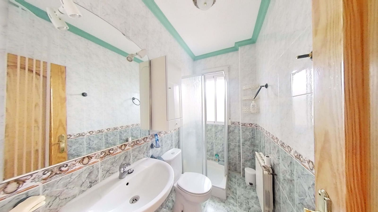 4 sypialnia Finka/Dom wiejski na sprzedaż w Miasto Grenada z garażem - 250 000 € (Ref: 9988734)