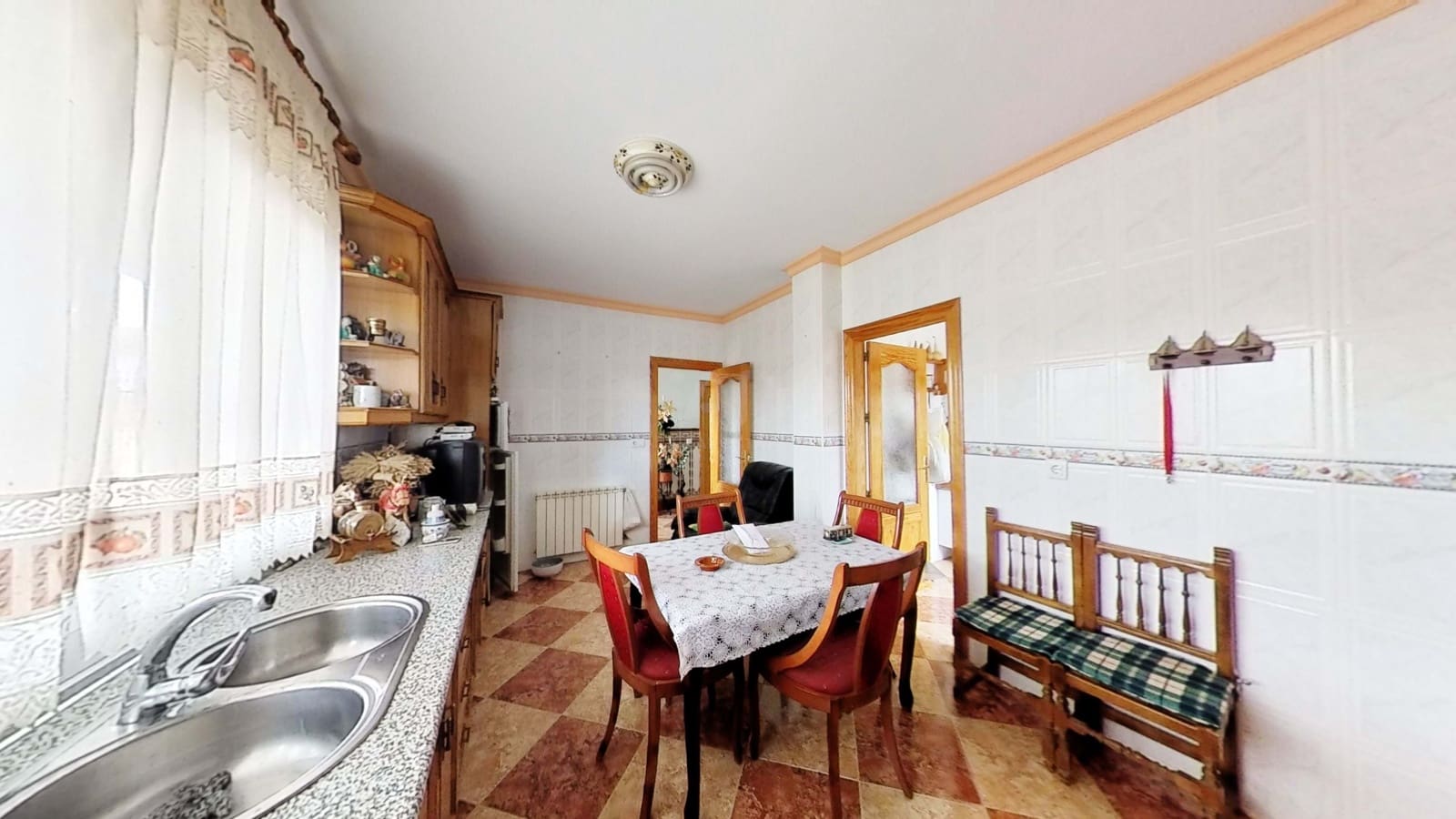 4 sypialnia Finka/Dom wiejski na sprzedaż w Miasto Grenada z garażem - 250 000 € (Ref: 9988734)