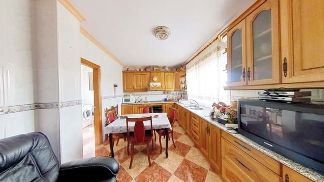 4 sypialnia Finka/Dom wiejski na sprzedaż w Miasto Grenada z garażem - 250 000 € (Ref: 9988734)