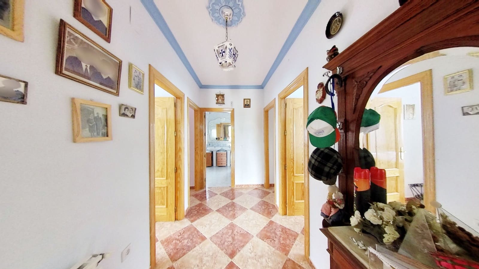 4 sypialnia Finka/Dom wiejski na sprzedaż w Miasto Grenada z garażem - 250 000 € (Ref: 9988734)
