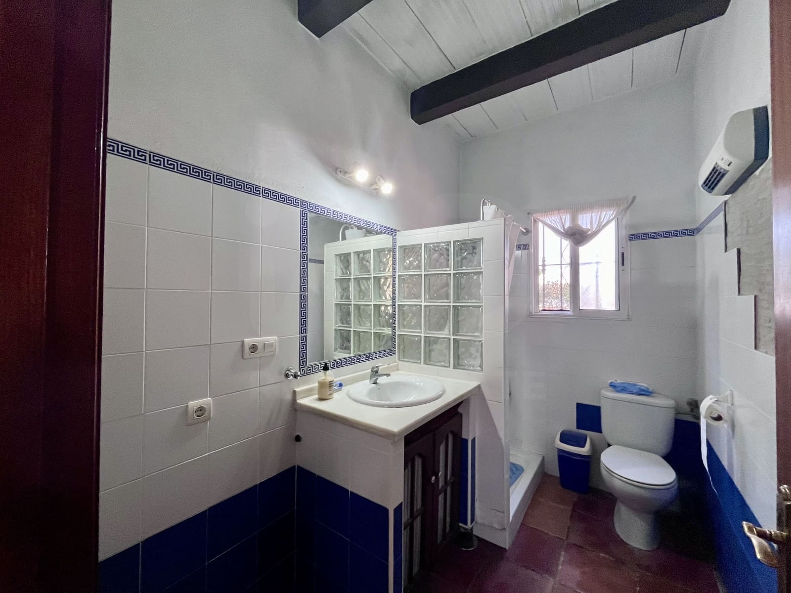 4 soverom Finca/Herregård til salgs i Huelva by med garasje - € 235 000 (Ref: 9988736)