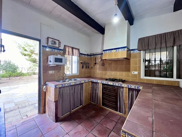 4 soverom Finca/Herregård til salgs i Huelva by med garasje - € 235 000 (Ref: 9988736)