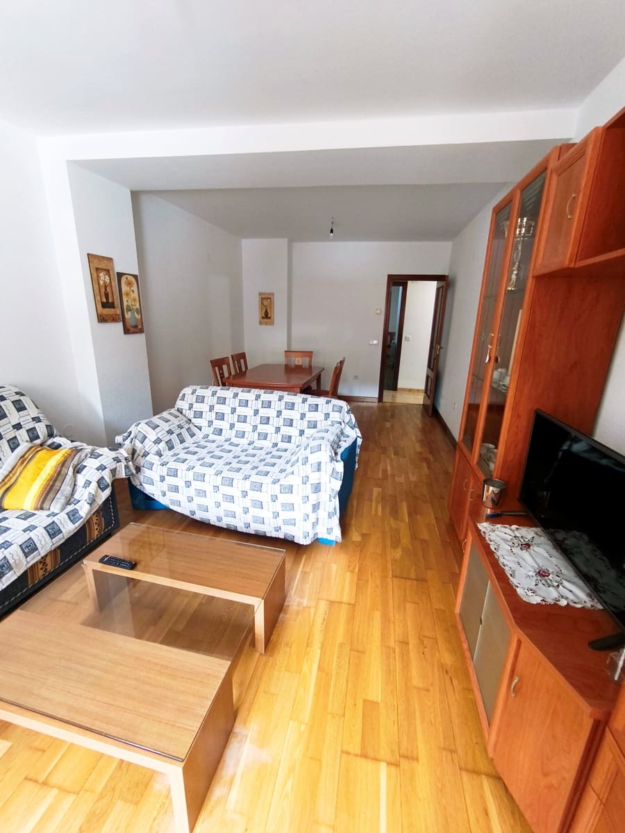 3 soveværelse Lejlighed til salg i Leon by med garage - € 85.000 (Ref: 9988737)
