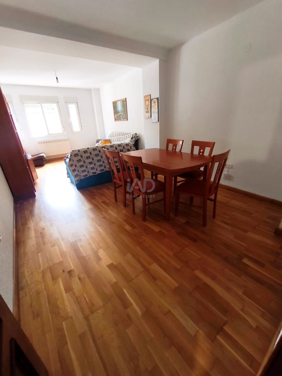 3 soveværelse Lejlighed til salg i Leon by med garage - € 85.000 (Ref: 9988737)