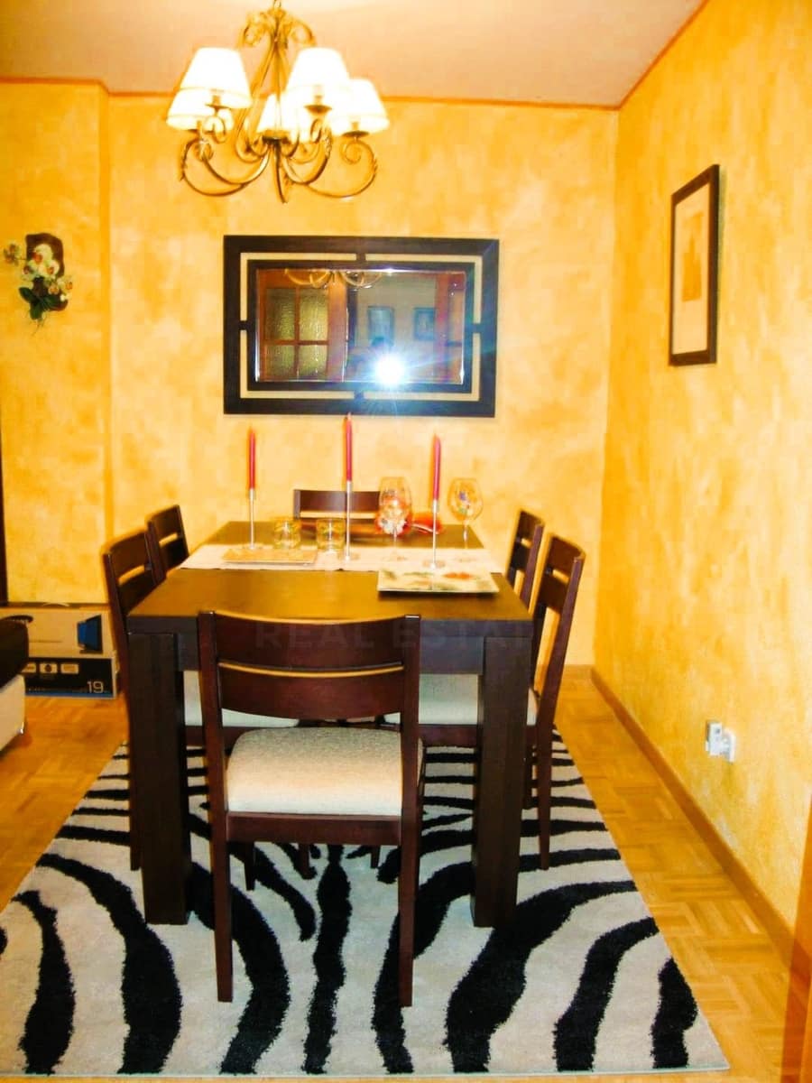 3 bedroom Villa for sale in Leon city with garage - € 244,000 (Ref: 9988738)