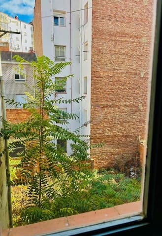 Kommersiell til salgs i Leon by - € 320 000 (Ref: 9988739)