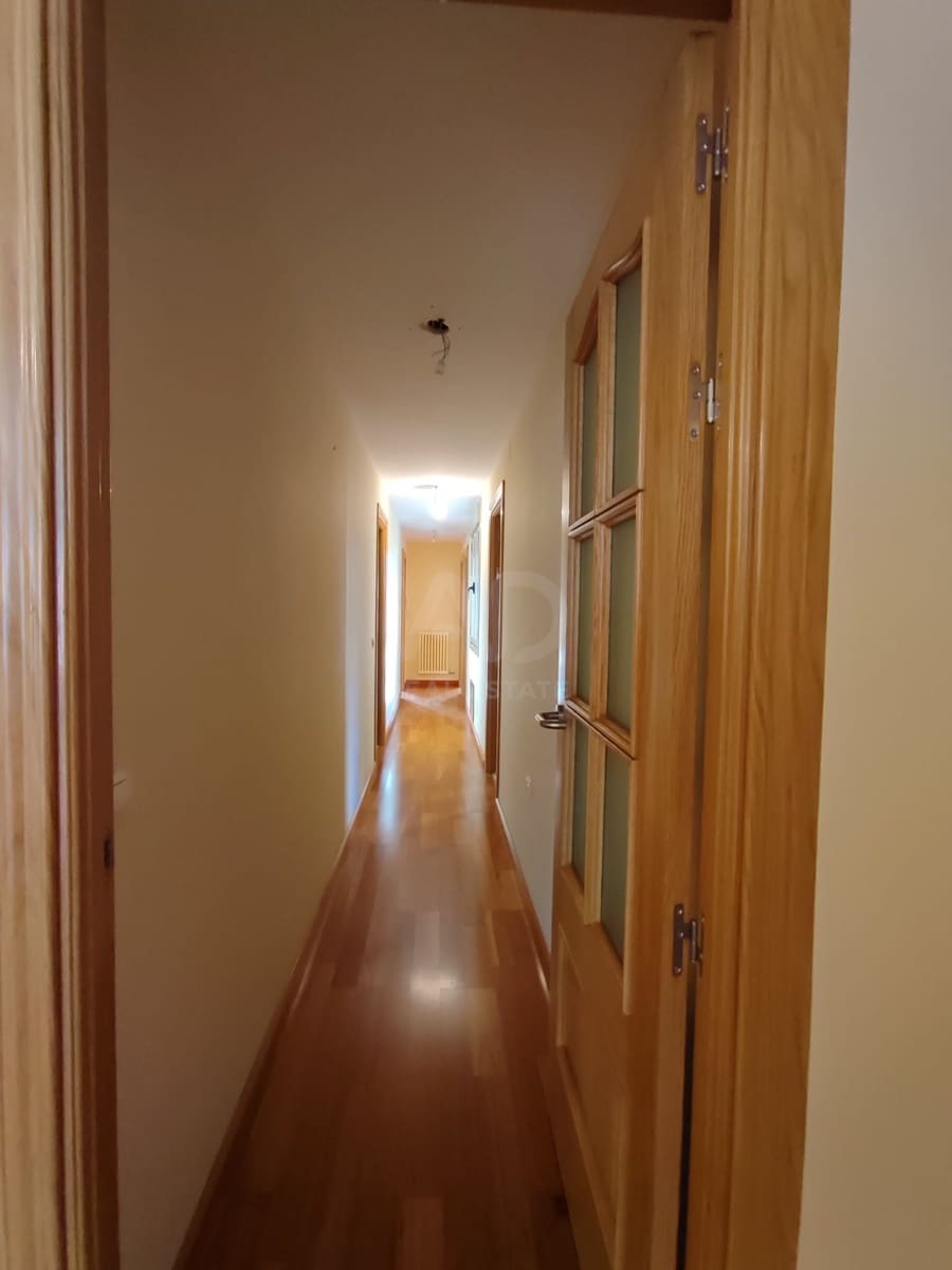 4 sovrum Lägenhet till salu i Leon stad - 194 900 € (Ref: 9988742)