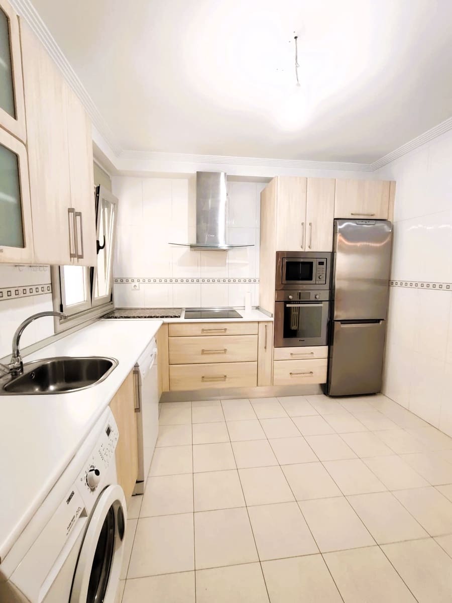 4 sovrum Lägenhet till salu i Leon stad - 194 900 € (Ref: 9988742)