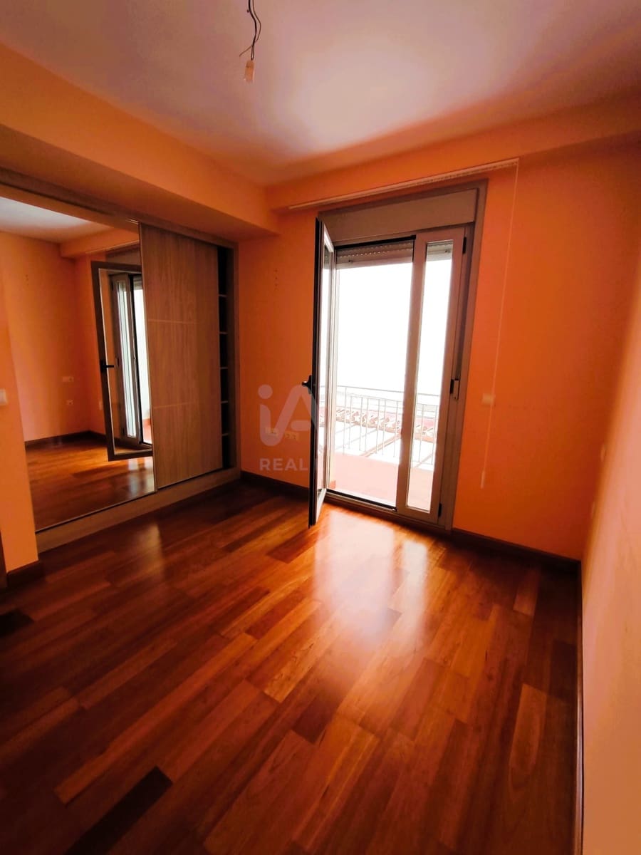 4 sovrum Lägenhet till salu i Leon stad - 194 900 € (Ref: 9988742)