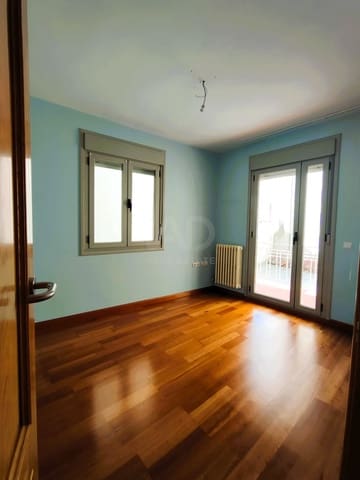 Apartamento de 4 habitaciones en León ciudad en venta - 194.900 € (Ref: 9988742)