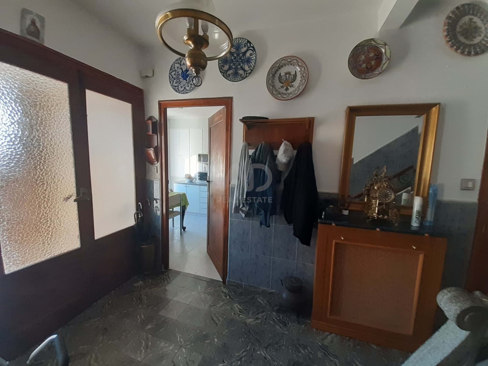 10 soverom Hus til salgs i Leon by med garasje - € 143 000 (Ref: 9988743)