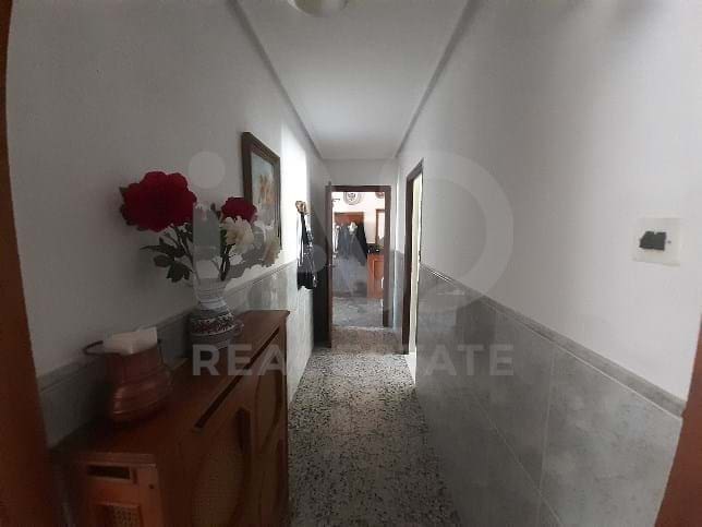 10 soverom Hus til salgs i Leon by med garasje - € 143 000 (Ref: 9988743)