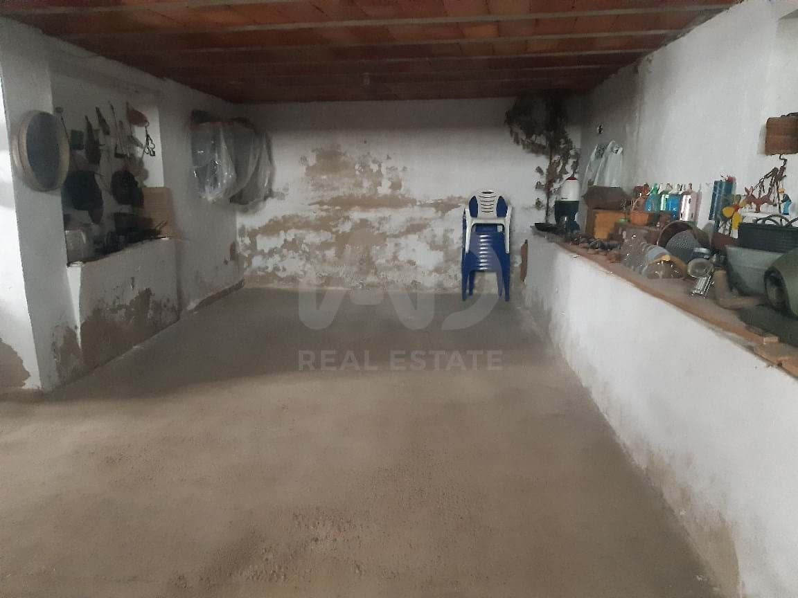 10 soverom Hus til salgs i Leon by med garasje - € 143 000 (Ref: 9988743)