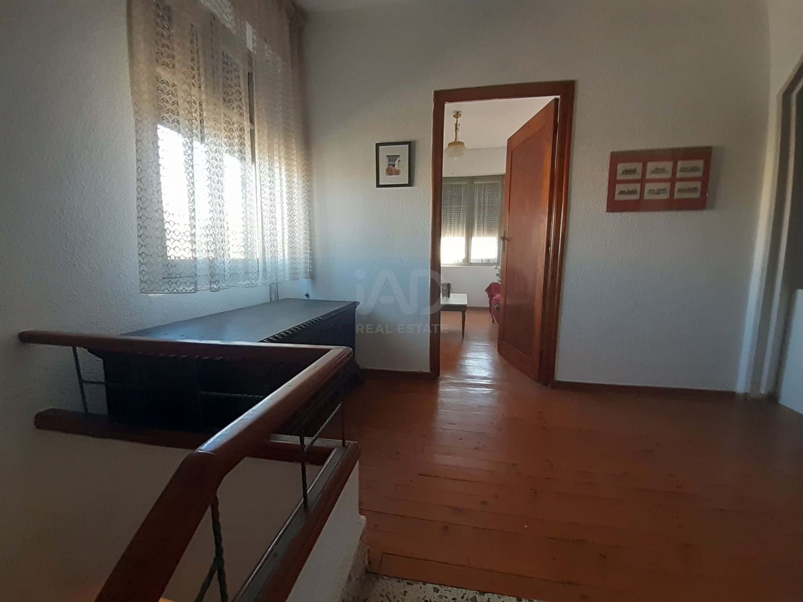 10 soverom Hus til salgs i Leon by med garasje - € 143 000 (Ref: 9988743)