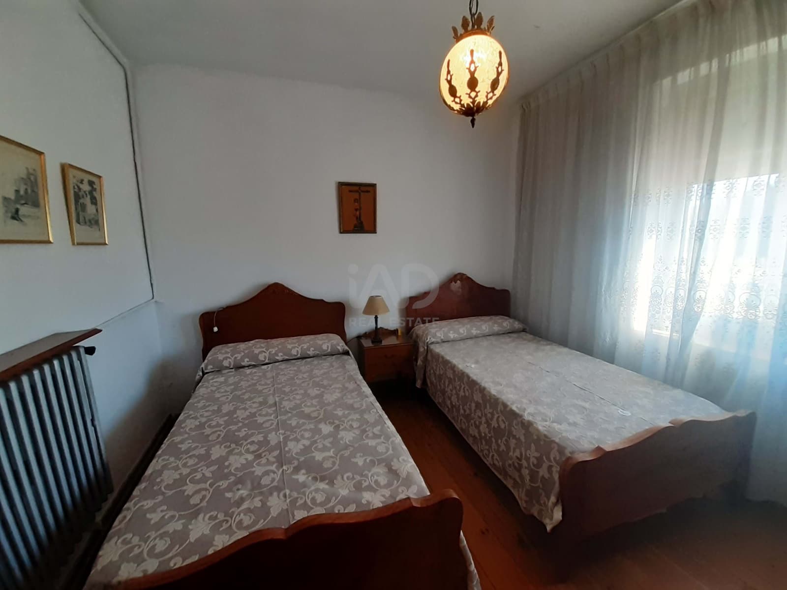 10 soverom Hus til salgs i Leon by med garasje - € 143 000 (Ref: 9988743)