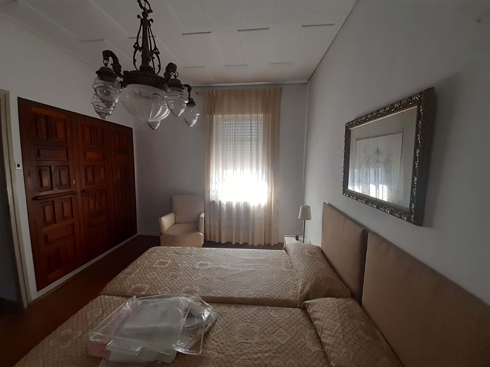 10 soverom Hus til salgs i Leon by med garasje - € 143 000 (Ref: 9988743)