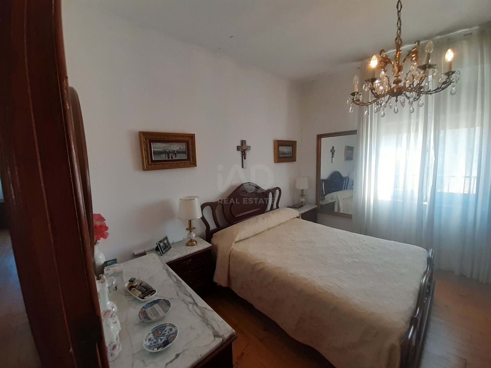 10 soverom Hus til salgs i Leon by med garasje - € 143 000 (Ref: 9988743)