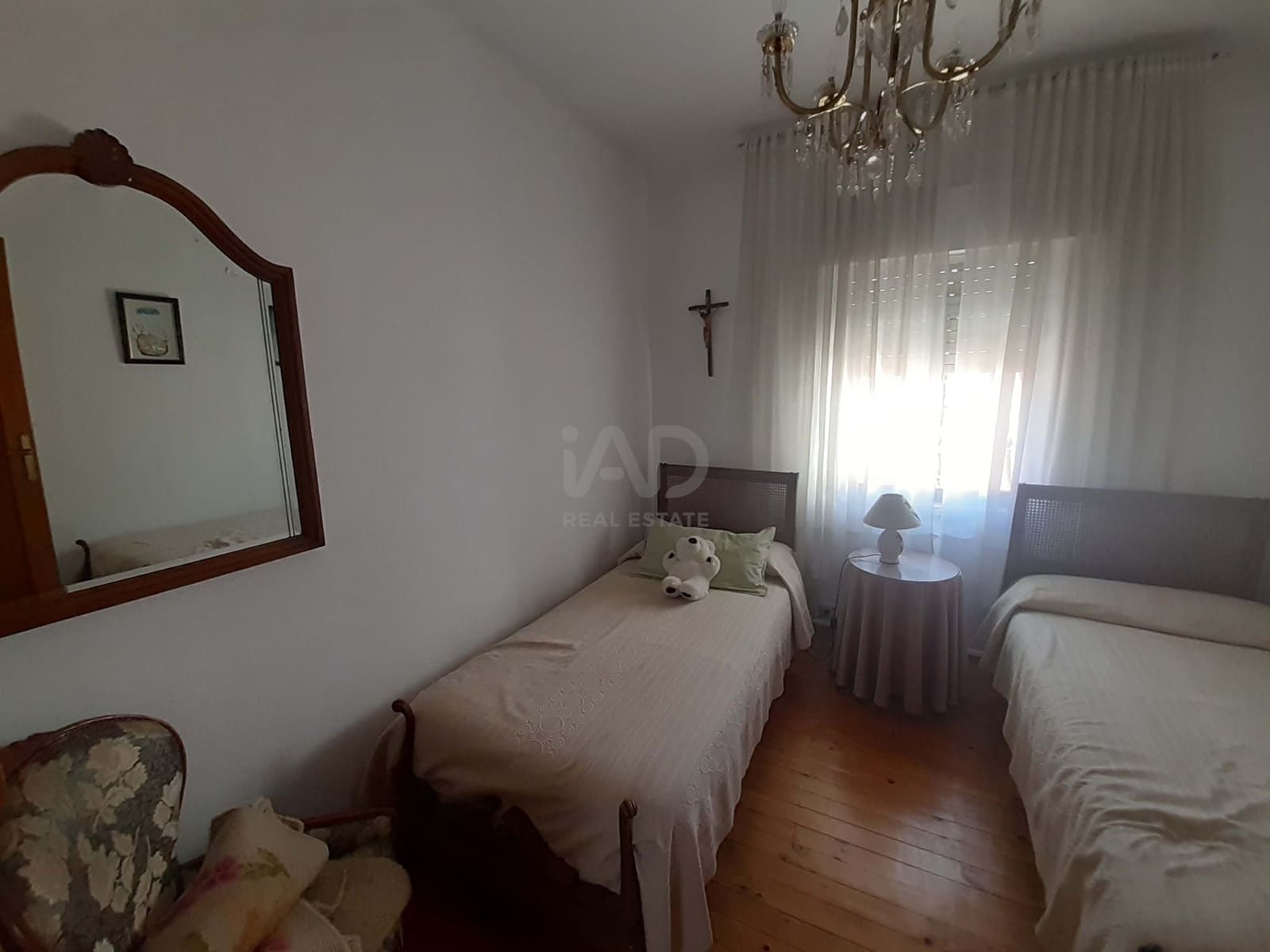 10 soverom Hus til salgs i Leon by med garasje - € 143 000 (Ref: 9988743)