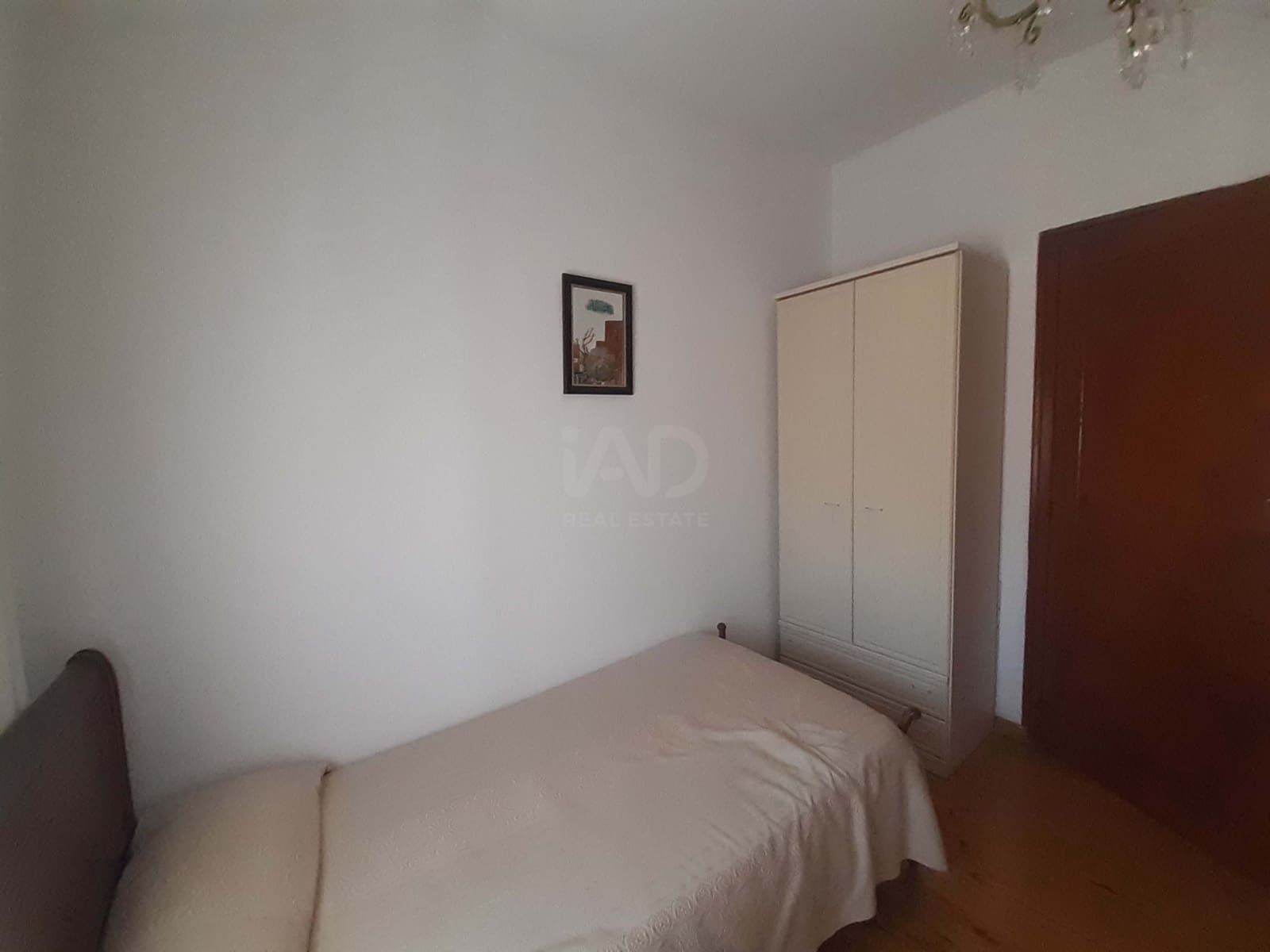 10 soverom Hus til salgs i Leon by med garasje - € 143 000 (Ref: 9988743)