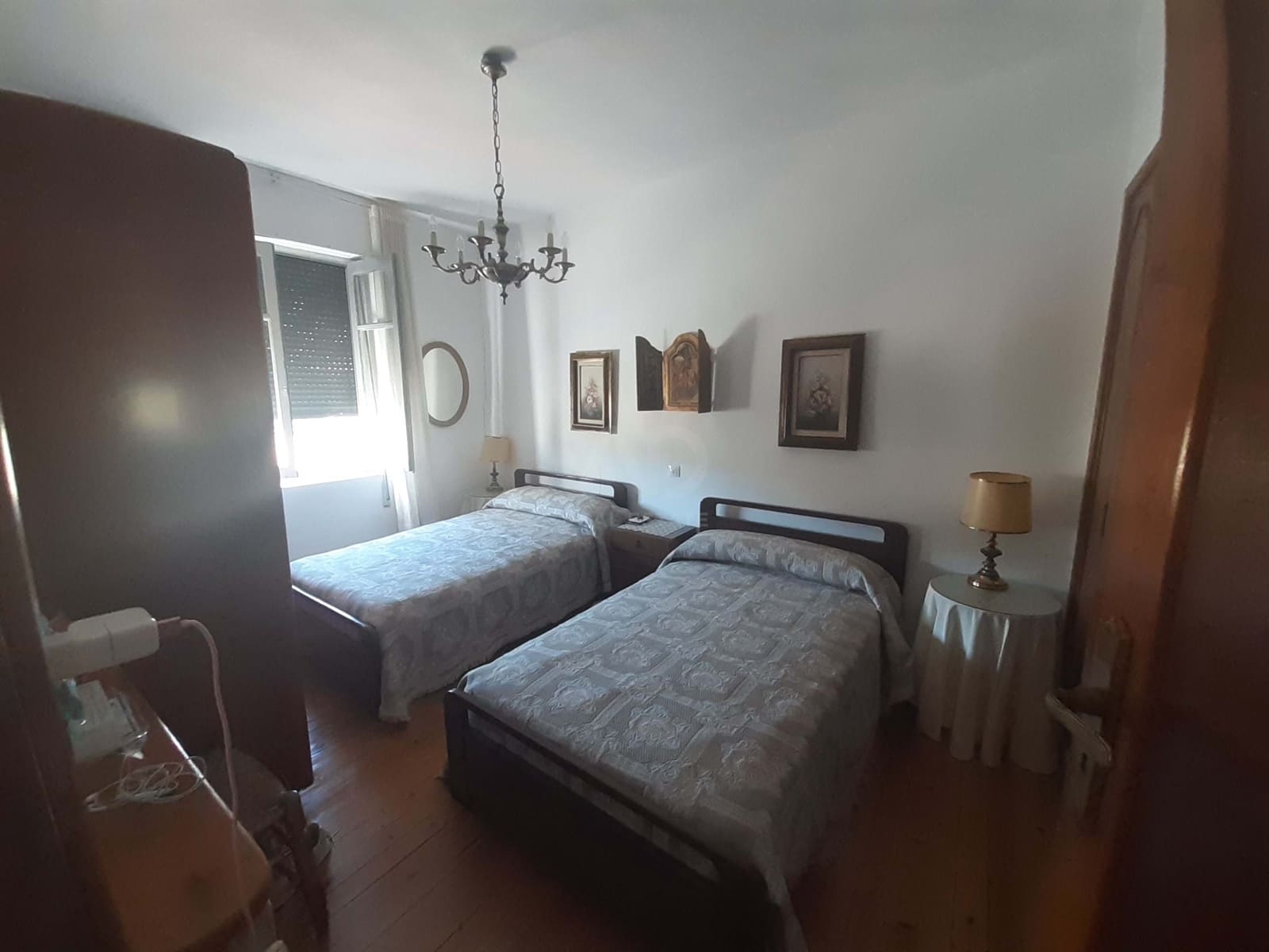 10 soverom Hus til salgs i Leon by med garasje - € 143 000 (Ref: 9988743)