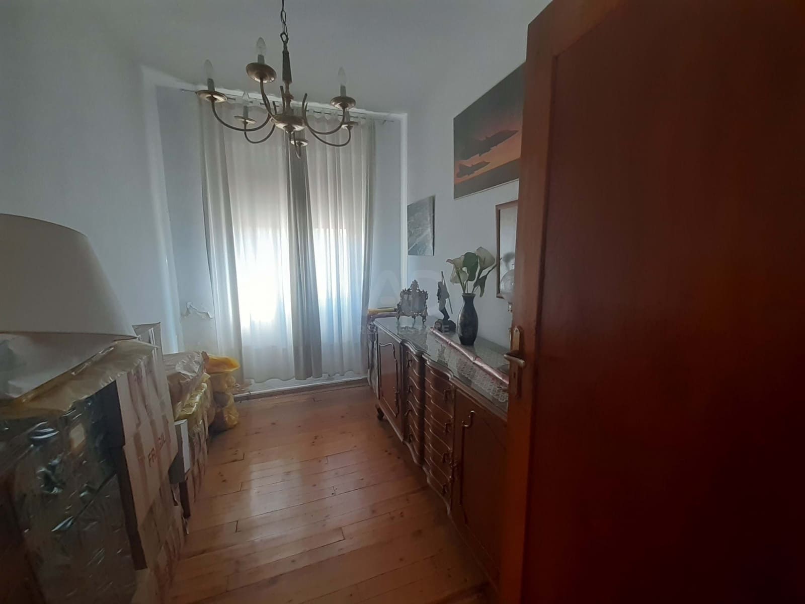 10 soverom Hus til salgs i Leon by med garasje - € 143 000 (Ref: 9988743)