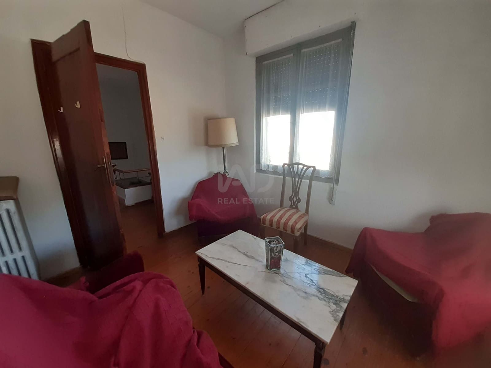 10 soverom Hus til salgs i Leon by med garasje - € 143 000 (Ref: 9988743)