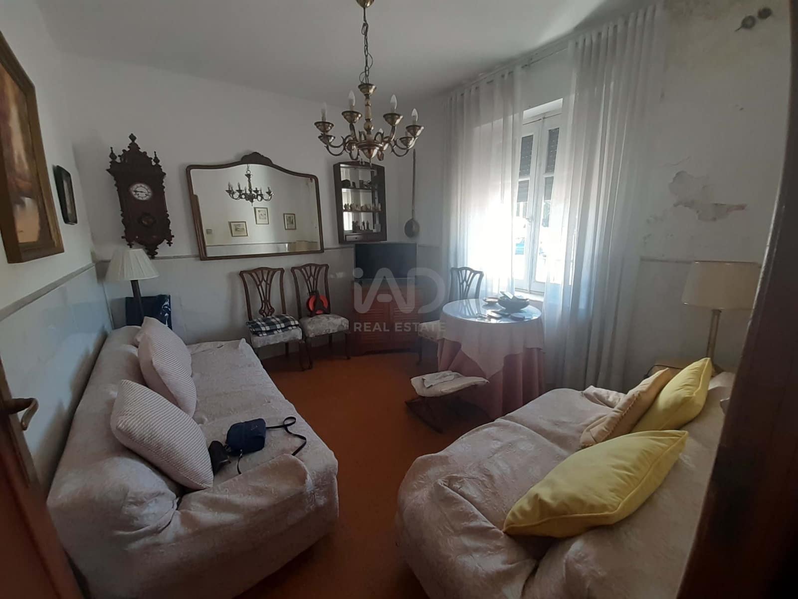 10 soverom Hus til salgs i Leon by med garasje - € 143 000 (Ref: 9988743)