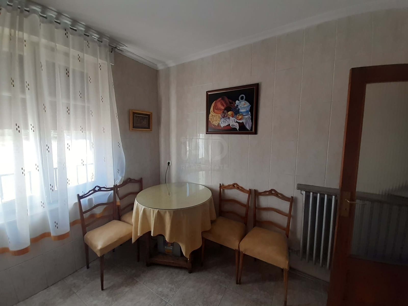 10 soverom Hus til salgs i Leon by med garasje - € 143 000 (Ref: 9988743)