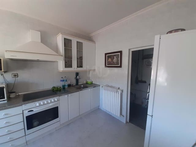 10 soverom Hus til salgs i Leon by med garasje - € 143 000 (Ref: 9988743)