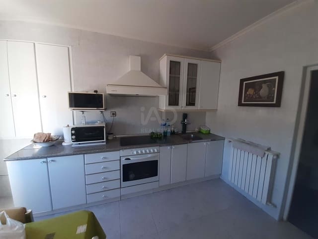 10 soverom Hus til salgs i Leon by med garasje - € 143 000 (Ref: 9988743)