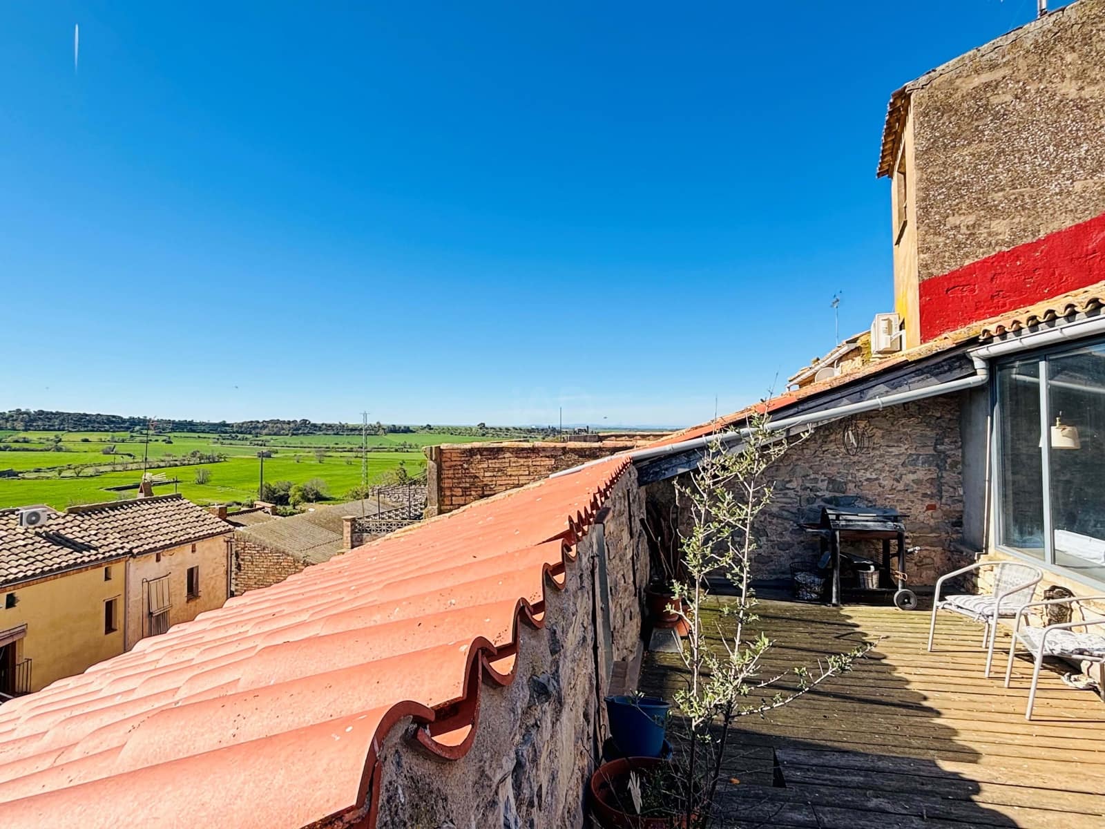 5 bedroom Terraced Villa for sale in Lleida city - € 139,000 (Ref: 9988744)